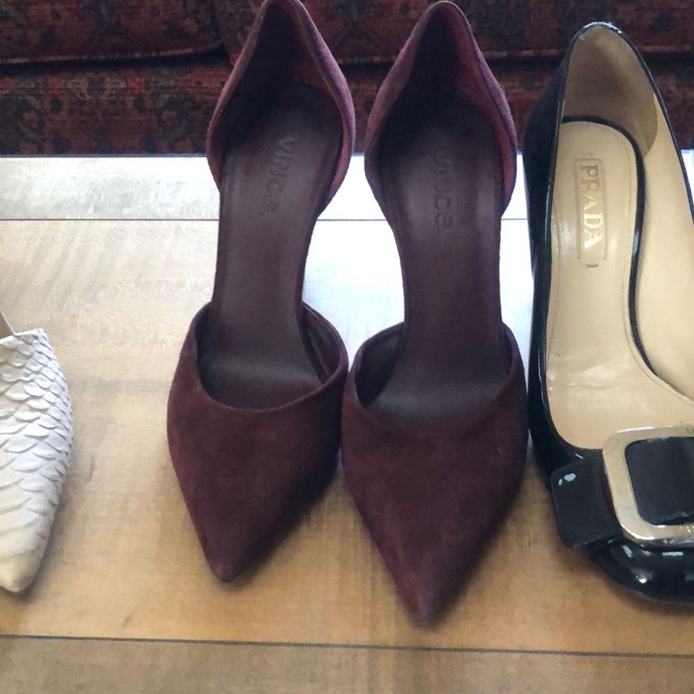 Beautiful Vince heels burgundy suede